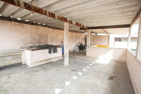 Casa à venda com 90m², 3 quartos e 2 vagas Casa à venda com 90m², 3 quartos e 2 vagasTerraço