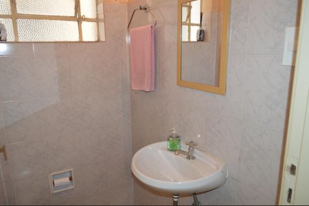 Casa de condomínio à venda com 110m², 3 quartos e 2 vagasLavabo