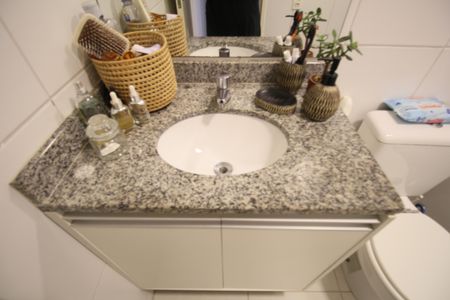 Apartamento à venda com 54m², 2 quartos e 1 vaga Apartamento à venda com 54m², 2 quartos e 1 vagaBanheiro