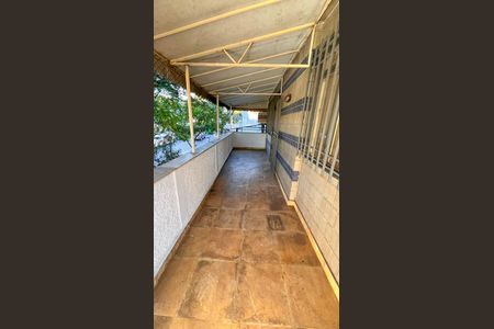 Apartamento à venda com 180m², 4 quartos e 1 vaga Apartamento à venda com 180m², 4 quartos e 1 vagaSacada/Sala