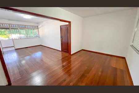 Apartamento à venda com 180m², 4 quartos e 1 vaga Apartamento à venda com 180m², 4 quartos e 1 vagaSala