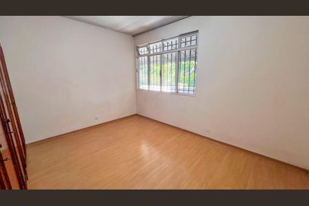 Apartamento à venda com 180m², 4 quartos e 1 vaga Apartamento à venda com 180m², 4 quartos e 1 vagaSuite