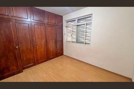 Apartamento à venda com 180m², 4 quartos e 1 vaga Apartamento à venda com 180m², 4 quartos e 1 vagaSuite