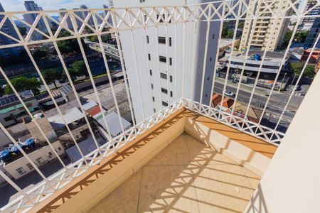 Apartamento à venda com 70m², 3 quartos e 1 vaga Apartamento à venda com 70m², 3 quartos e 1 vagaVaranda