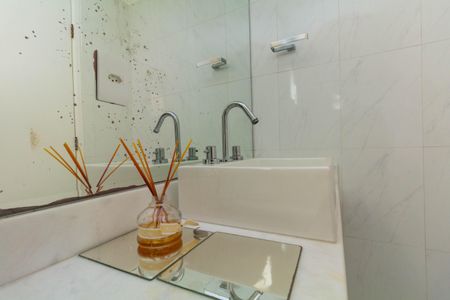 Apartamento à venda com 70m², 3 quartos e 1 vaga Apartamento à venda com 70m², 3 quartos e 1 vagaBanheiro da Suíte