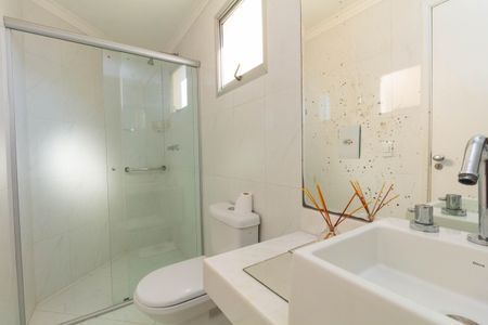 Apartamento à venda com 70m², 3 quartos e 1 vaga Apartamento à venda com 70m², 3 quartos e 1 vagaBanheiro da Suíte