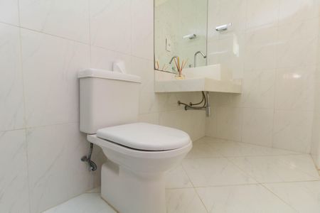 Apartamento à venda com 70m², 3 quartos e 1 vaga Apartamento à venda com 70m², 3 quartos e 1 vagaBanheiro da Suíte