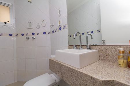 Apartamento à venda com 70m², 3 quartos e 1 vaga Apartamento à venda com 70m², 3 quartos e 1 vagaBanheiro 2
