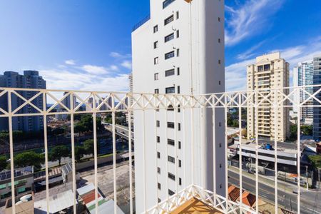 Apartamento à venda com 70m², 3 quartos e 1 vaga Apartamento à venda com 70m², 3 quartos e 1 vagaVaranda