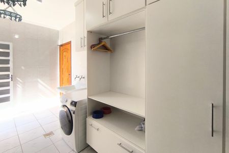 Casa à venda com 520m², 3 quartos e 6 vagasÁrea de Serviço