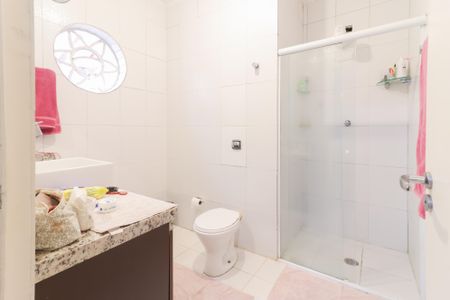 Casa à venda com 147m², 3 quartos e 4 vagas Casa à venda com 147m², 3 quartos e 4 vagasBanheiro da Suite