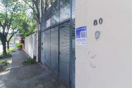 Casa à venda com 147m², 3 quartos e 4 vagas Casa à venda com 147m², 3 quartos e 4 vagasFachada