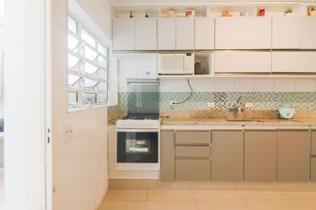 Casa à venda com 147m², 3 quartos e 4 vagas Casa à venda com 147m², 3 quartos e 4 vagasCozinha