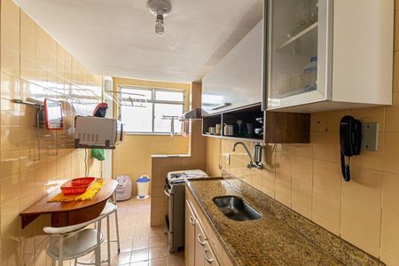 Apartamento à venda com 65m², 2 quartos e 1 vagaCozinha