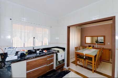 Casa à venda com 146m², 3 quartos e 2 vagas Casa à venda com 146m², 3 quartos e 2 vagasCozinha