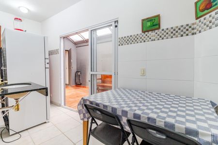 Casa à venda com 220m², 3 quartos e 2 vagasCozinha