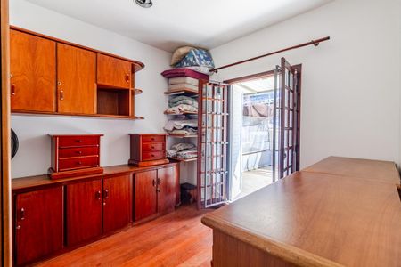 Casa à venda com 220m², 3 quartos e 2 vagasQuarto 2