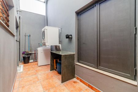 Casa à venda com 220m², 3 quartos e 2 vagasÁrea de Serviço