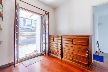 Casa à venda com 220m², 3 quartos e 2 vagasQuarto 2