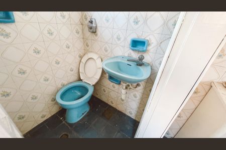 Casa à venda com 92m², 2 quartos e 1 vaga Casa à venda com 92m², 2 quartos e 1 vagaBanheiro