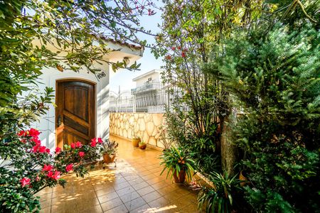 Casa à venda com 233m², 3 quartos e 2 vagas Casa à venda com 233m², 3 quartos e 2 vagasJardim