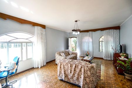 Casa à venda com 233m², 3 quartos e 2 vagas Casa à venda com 233m², 3 quartos e 2 vagasSala