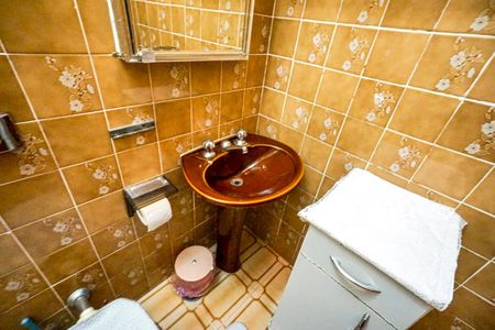 Casa à venda com 233m², 3 quartos e 2 vagas Casa à venda com 233m², 3 quartos e 2 vagasBanheiro da suíte