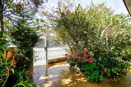 Casa à venda com 233m², 3 quartos e 2 vagas Casa à venda com 233m², 3 quartos e 2 vagasJardim
