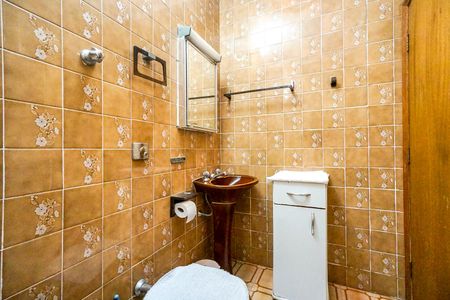 Casa à venda com 233m², 3 quartos e 2 vagas Casa à venda com 233m², 3 quartos e 2 vagasBanheiro da suíte