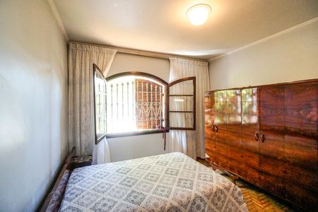 Casa à venda com 233m², 3 quartos e 2 vagas Casa à venda com 233m², 3 quartos e 2 vagasSuíte