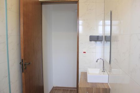 Casa à venda com 250m², 3 quartos e 5 vagasBanheiro da Suíte