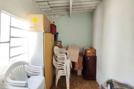 Casa à venda com 150m², 2 quartos e 2 vagas Casa à venda com 150m², 2 quartos e 2 vagasEdícula - Quarto