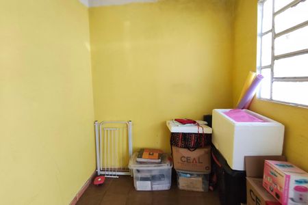 Casa à venda com 150m², 2 quartos e 2 vagas Casa à venda com 150m², 2 quartos e 2 vagasEdícula - Sala