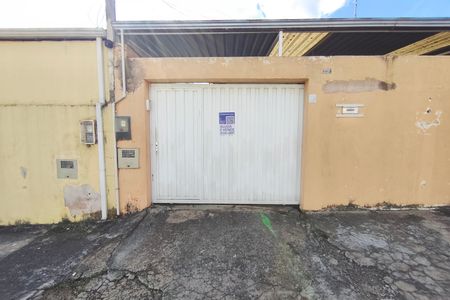 Casa à venda com 150m², 2 quartos e 2 vagas Casa à venda com 150m², 2 quartos e 2 vagasPLACA INSTALADA NA FACHADA