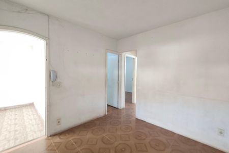 Casa à venda com 150m², 2 quartos e 2 vagas Casa à venda com 150m², 2 quartos e 2 vagasSala