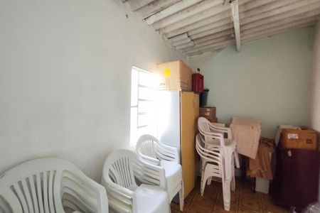 Casa à venda com 150m², 2 quartos e 2 vagas Casa à venda com 150m², 2 quartos e 2 vagasEdícula - Quarto