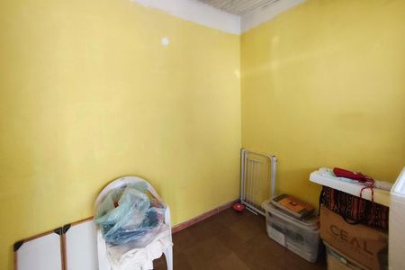 Casa à venda com 150m², 2 quartos e 2 vagas Casa à venda com 150m², 2 quartos e 2 vagasEdícula - Sala