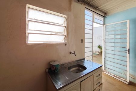 Casa à venda com 150m², 2 quartos e 2 vagas Casa à venda com 150m², 2 quartos e 2 vagasEdícula - Cozinha