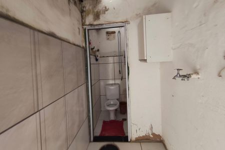 Casa à venda com 150m², 2 quartos e 2 vagas Casa à venda com 150m², 2 quartos e 2 vagasEdícula - Banheiro