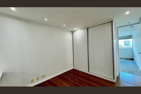 Apartamento à venda com 299m², 4 quartos e 2 vagasQuarto 3