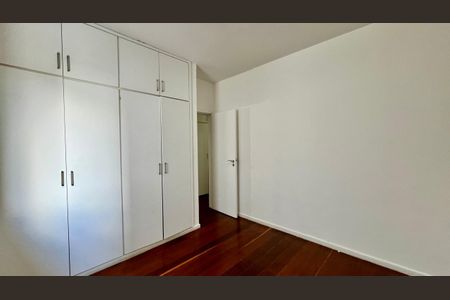 Apartamento à venda com 299m², 4 quartos e 2 vagasQuarto 2