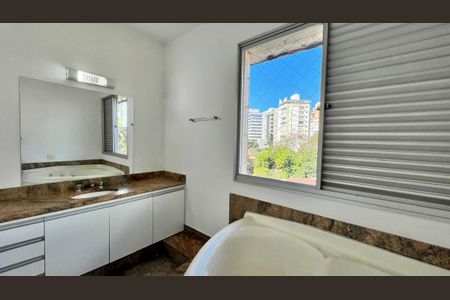 Apartamento à venda com 299m², 4 quartos e 2 vagasBanheiro Suíte
