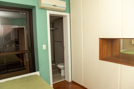 Apartamento à venda com 220m², 3 quartos e 3 vagasQuarto 2 - Suíte