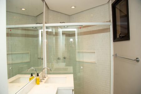 Apartamento à venda com 220m², 3 quartos e 3 vagasBanheiro da Suíte 3