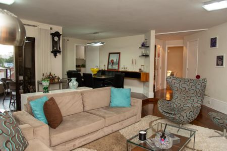 Apartamento à venda com 220m², 3 quartos e 3 vagasSala