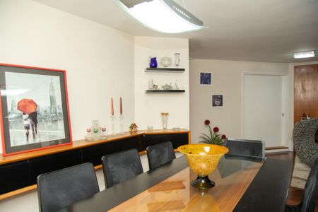 Apartamento à venda com 220m², 3 quartos e 3 vagasSala
