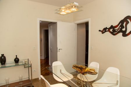 Apartamento à venda com 220m², 3 quartos e 3 vagasCopa