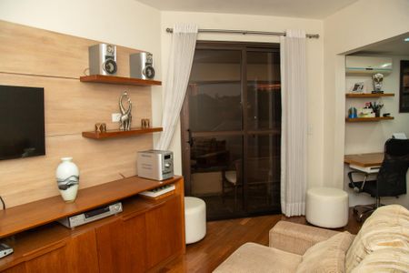 Apartamento à venda com 220m², 3 quartos e 3 vagasEscritório