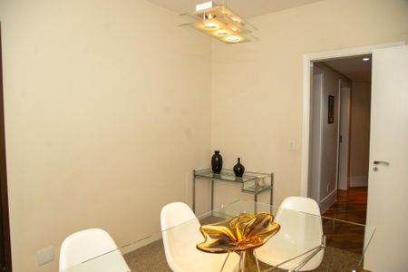 Apartamento à venda com 220m², 3 quartos e 3 vagasCopa