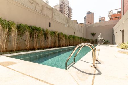 Studio à venda com 26m², 1 quarto e sem vaga Studio à venda com 26m², 1 quarto e sem vagaÁrea comum - Piscina